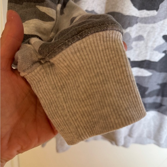 Aerie Sweatshirt Womens Small Gray Camo Oversized Slouchy Side Slits Crewneck - Picture 3 of 9